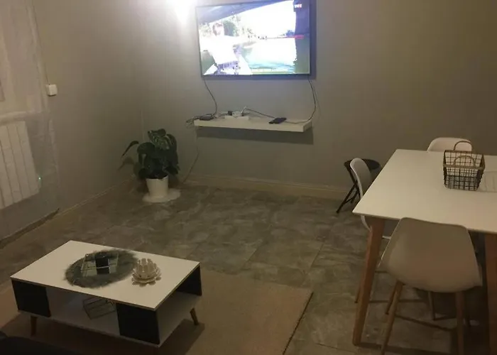 Apartment F3 Agreable Et Calme *